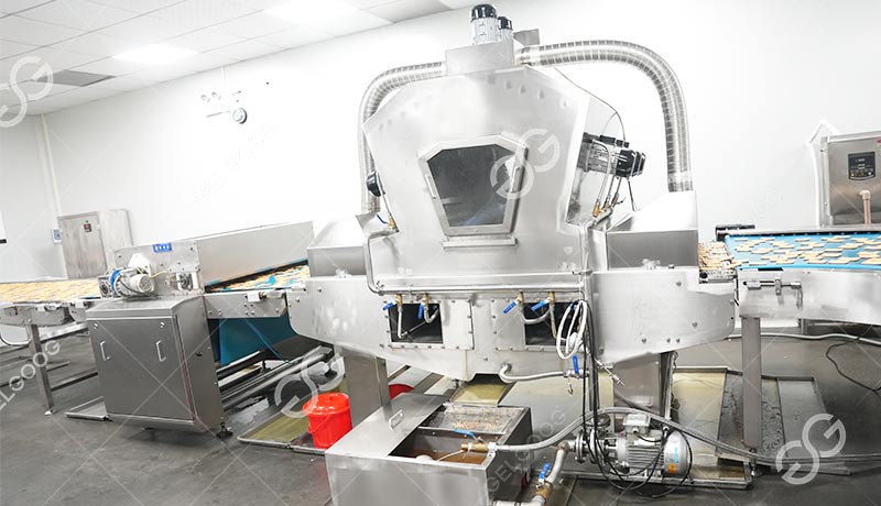 Biscuit Oil Sprayer Machine